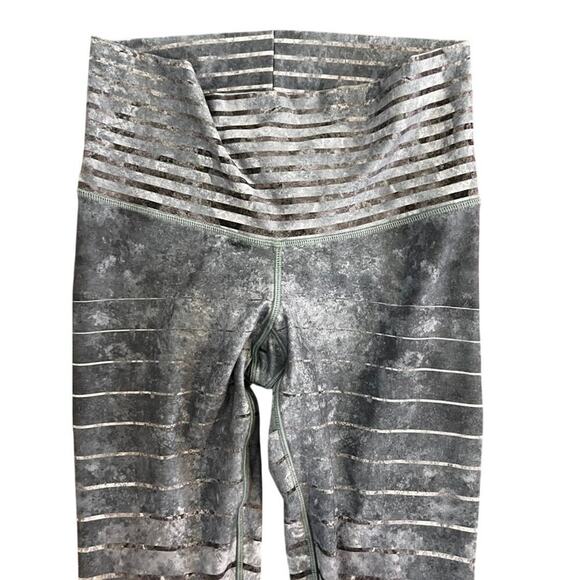 Rare Niyama Sol leggings blue/purple design size small - Picture 2 of 4